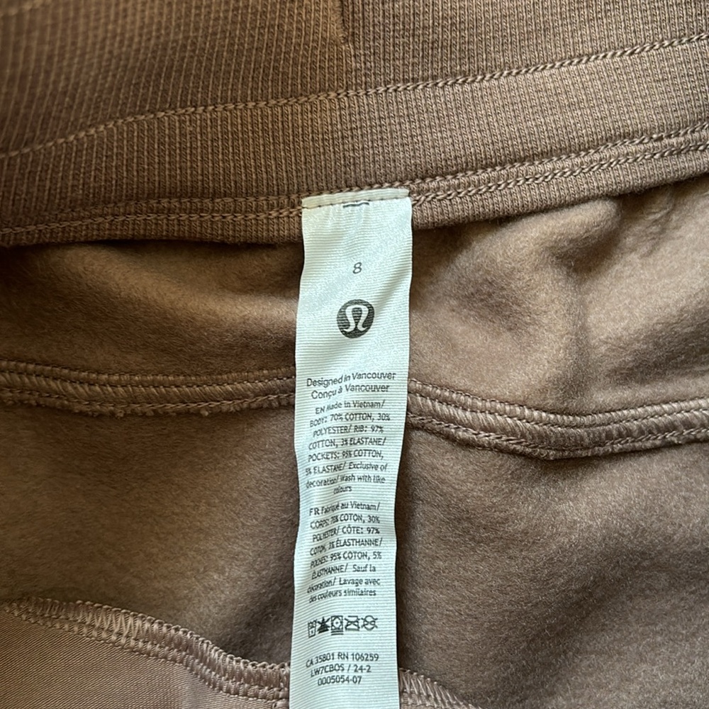 LULULEMON SCUBA HIGH RISE SHORTS 5”in TAUPETASTIC SZ 8 NWT - Picture 7 of 7